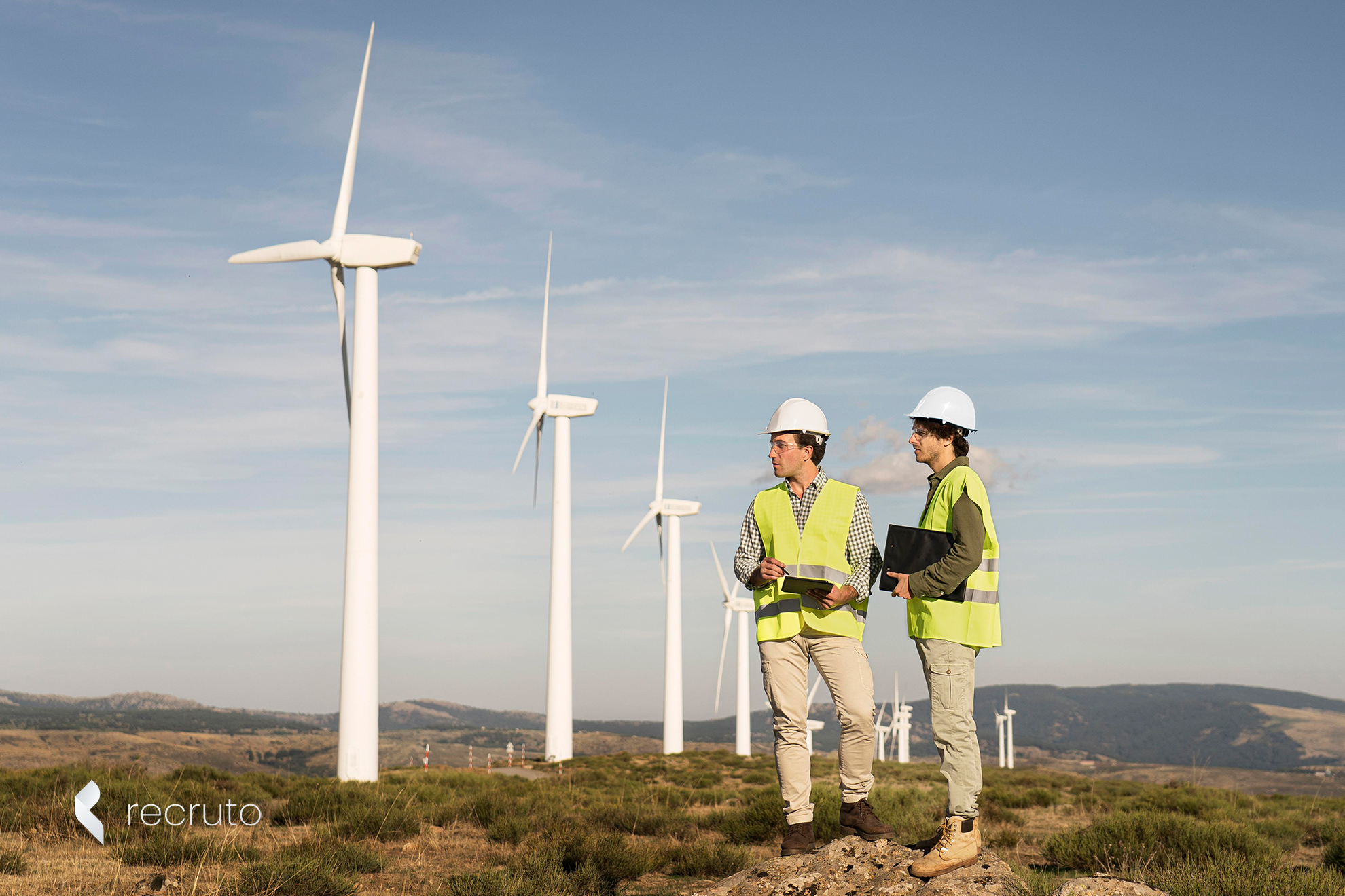 doi barbati in veste